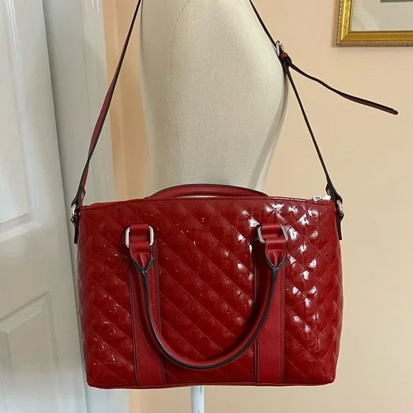 CALVIN KLEIN RED PATENT LEATHER CROSSBODY BAG W/ALL OVER CK LOGO INSIDE AND OUT - Picture 2 of 15
